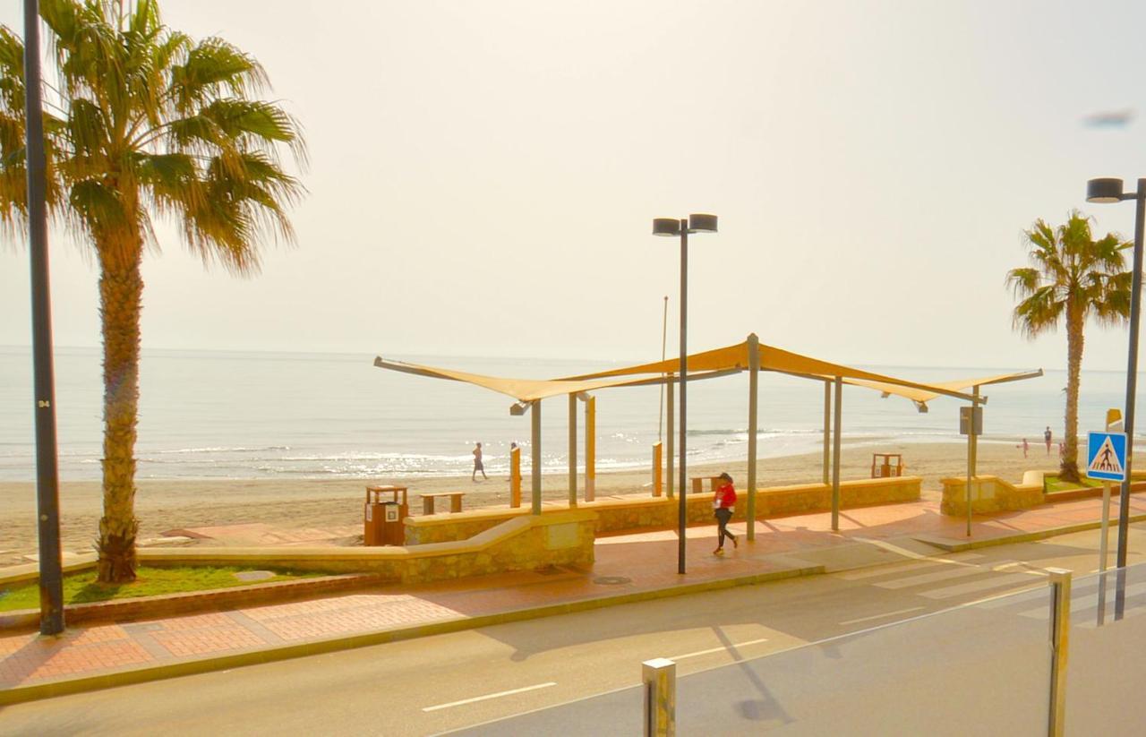 Fuengirola, Primera Linea De Playa Exterior foto